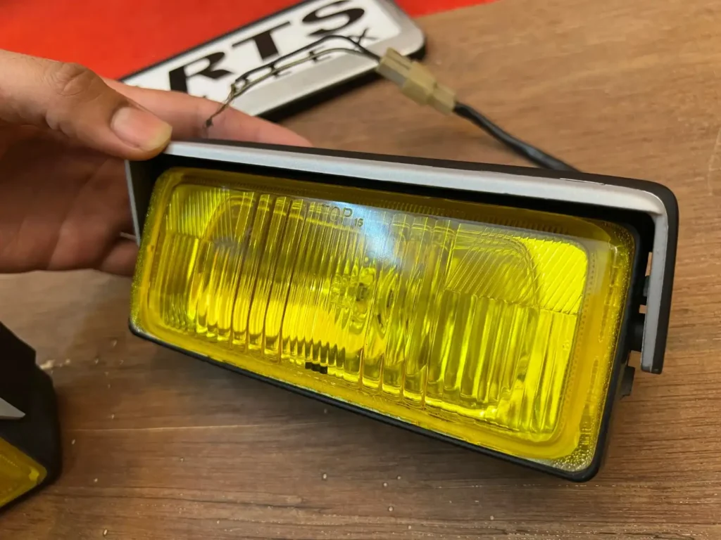 Toyota Auto cover retractable fog lamps JDM OEM (9)