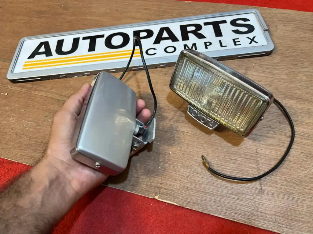 Toyota Vintage 1970s fog lamps corolla ke20 ke30 corona RT40 (10)