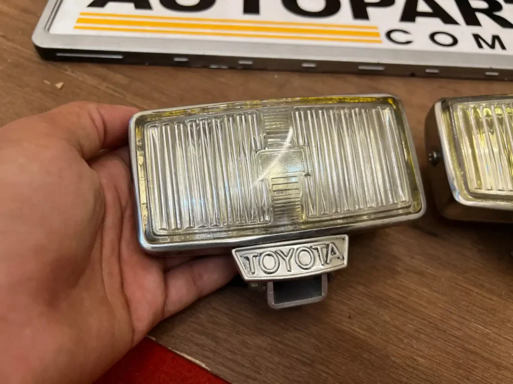 Toyota Vintage 1970s fog lamps corolla ke20 ke30 corona RT40 (3)