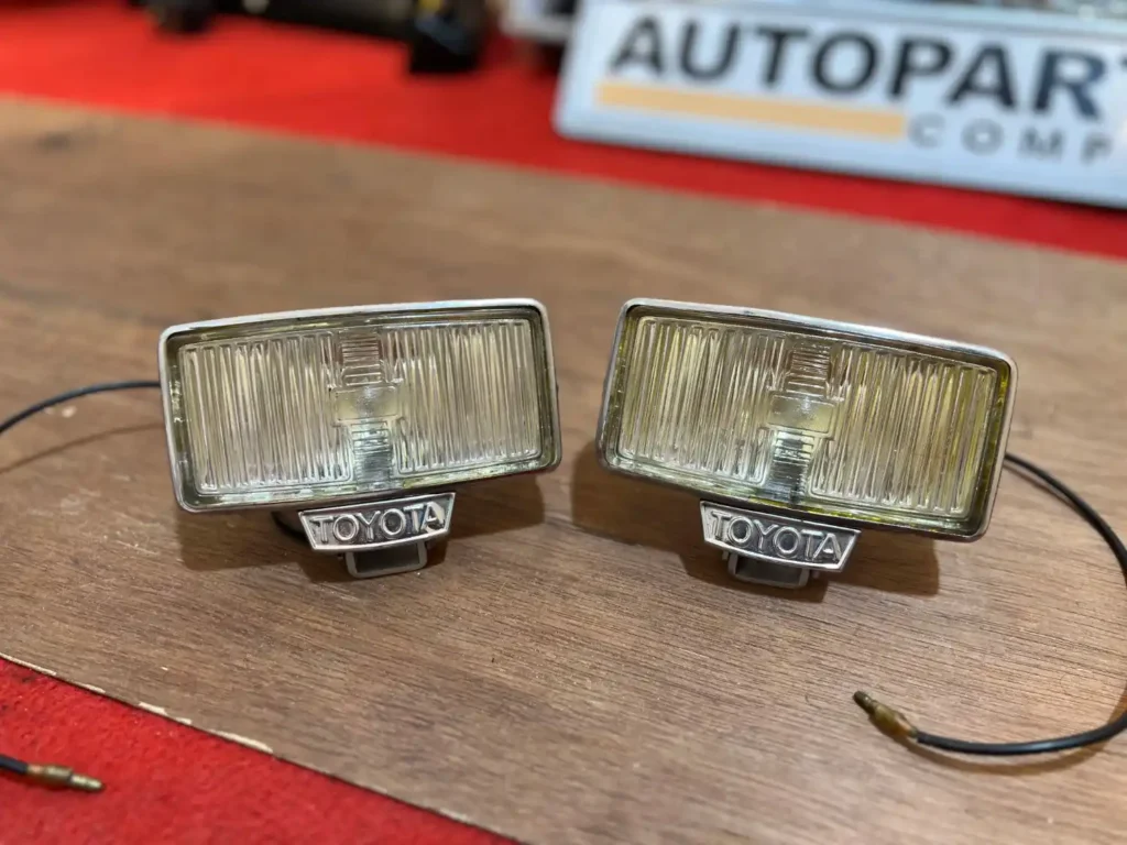 Toyota Vintage 1970s fog lamps corolla ke20 ke30 corona RT40 (5)