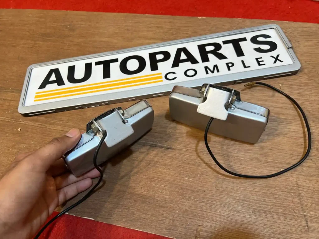 Toyota Vintage 1970s fog lamps corolla ke20 ke30 corona RT40 (8)