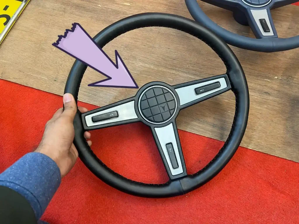Toyota hilux Pickup 1979 - 1983 SR5 steering wheel center pad black (2)