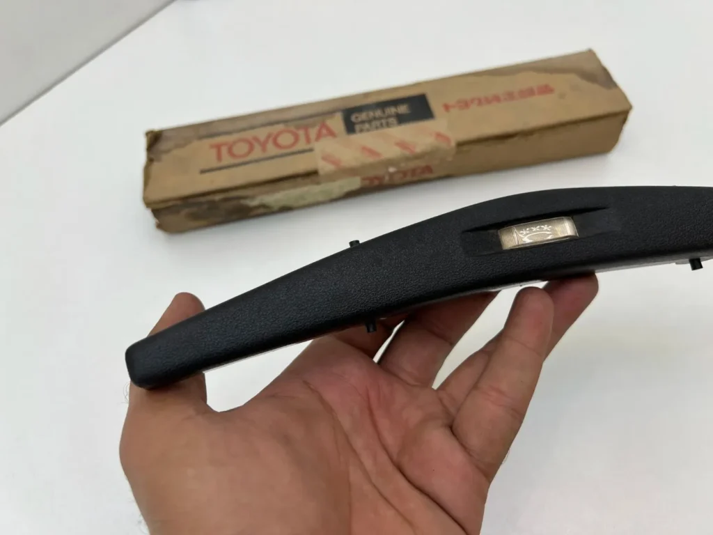 Corolla 1971 1972 ke20 ke26 steering wheel horn pad (4)