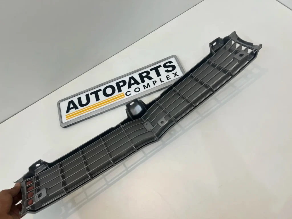 Corolla 1971 - 1974 ke20 te26 Te21 grille OEM (12)