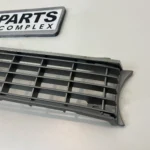 Corolla 1971 - 1974 ke20 te26 Te21 grille OEM (5)