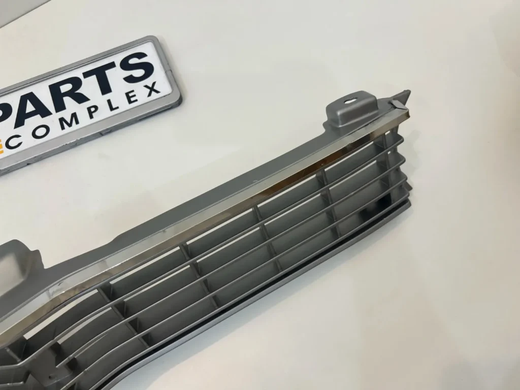 Corolla 1971 - 1974 ke20 te26 Te21 grille OEM (6)
