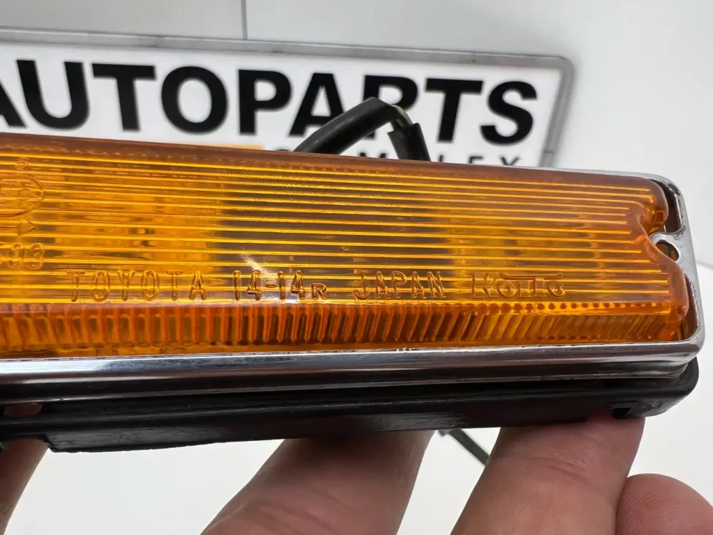 Corolla 1974 KE20 ke25 fender indicator (5)
