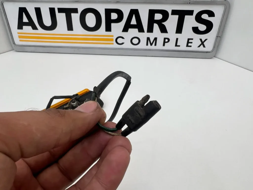 Corolla 1974 KE20 ke25 fender indicator (8)