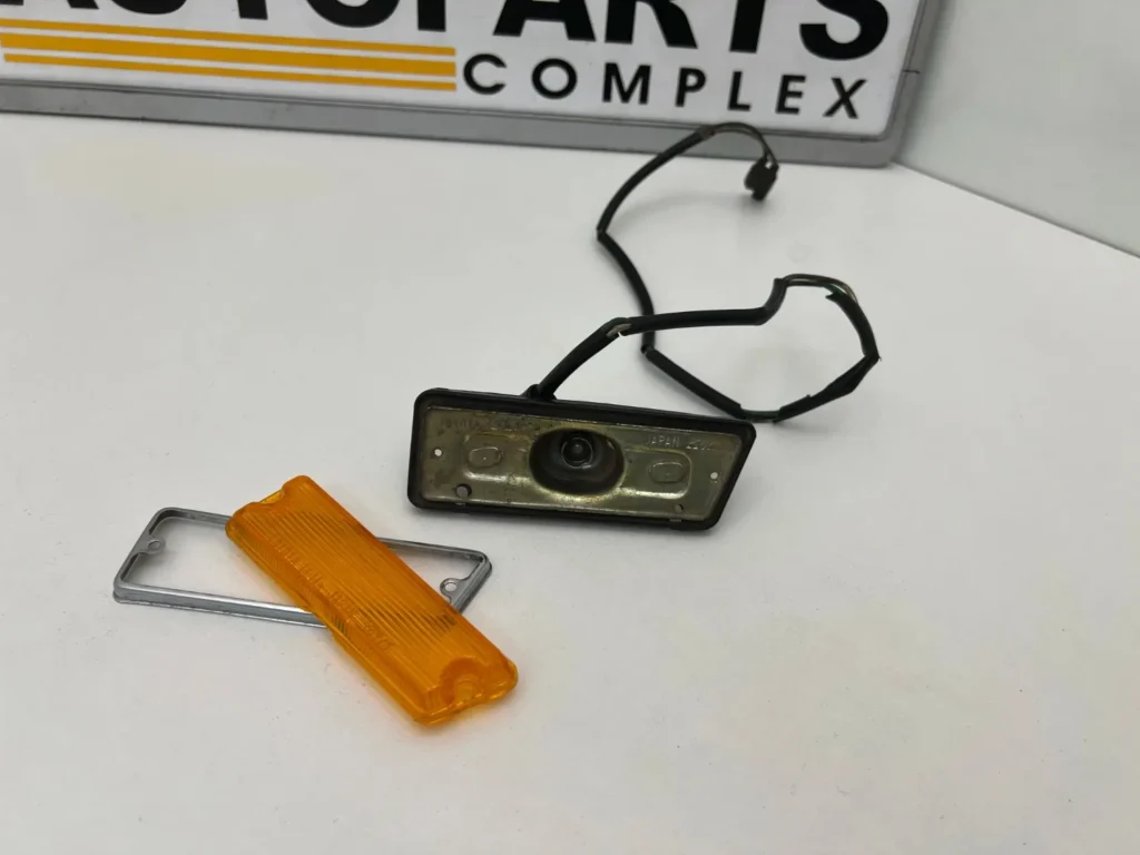 Corolla 1974 KE20 ke25 fender indicator (9)