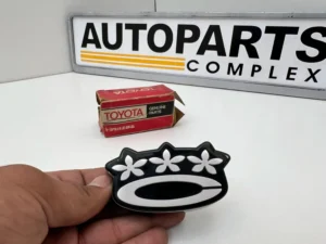Corolla 1975 - 1977 ke30 Grille badge (2)