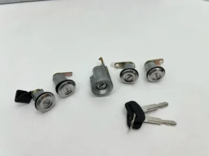 Corolla 1980 - 1983 ke70 te72 lock set (1)