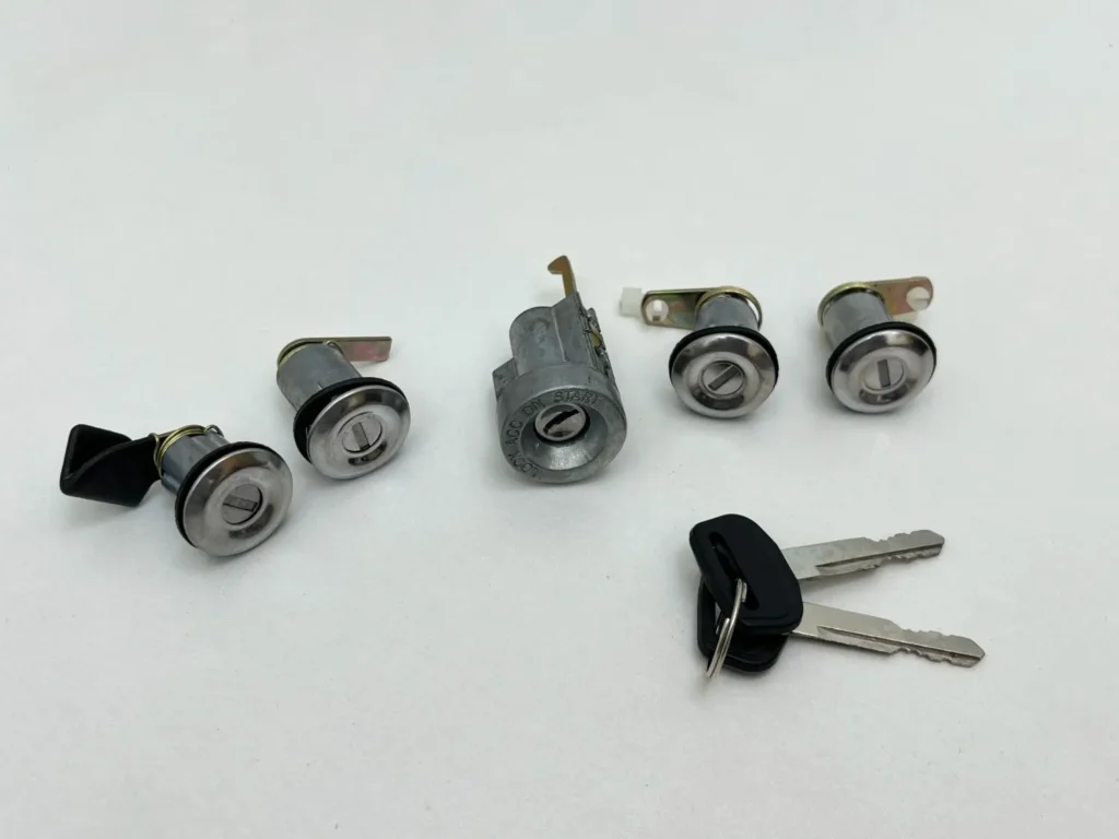 Corolla 1980 - 1983 ke70 te72 lock set (3)