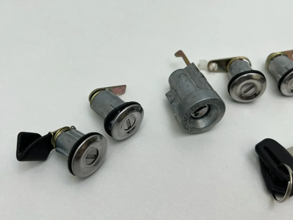 Corolla 1980 - 1983 ke70 te72 lock set (4)