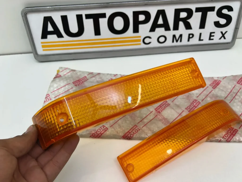 Corolla AE82 Jdm front bumper indicator lenses NOS OEM (3)