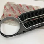 Corolla ke30 1977 NOS OEM grille with badge (3)