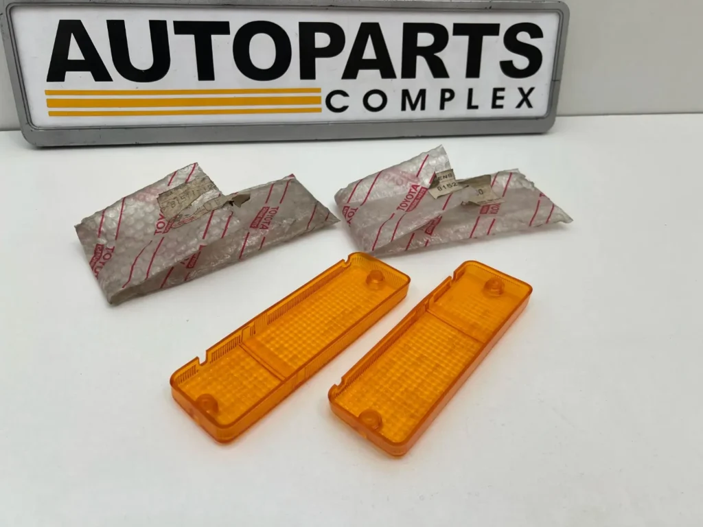 Corolla ke70 ae70 1980 - 1982 front metal bumper indicator lenses pair (1)