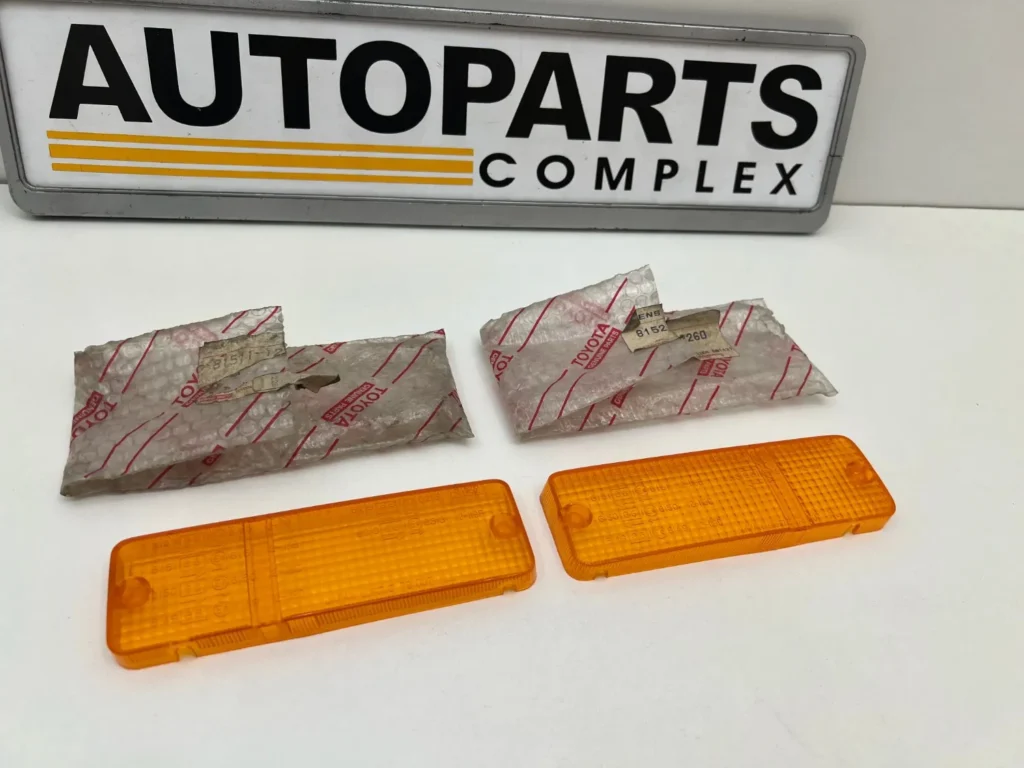 Corolla ke70 ae70 1980 - 1982 front metal bumper indicator lenses pair (2)