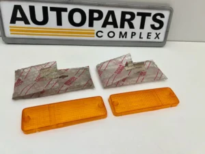 Corolla ke70 ae70 1980 - 1982 front metal bumper indicator lenses pair (2)