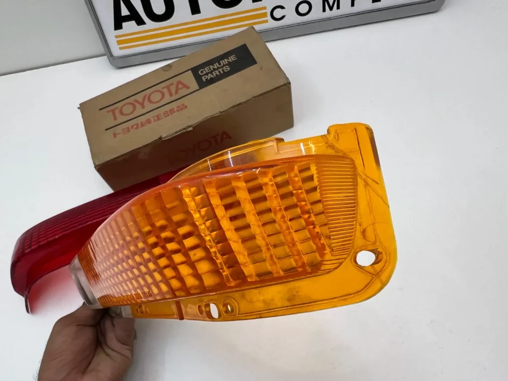 Corona 1971 RT80 rt81 Mark i OEM used tail light lenses 2 piece (6)