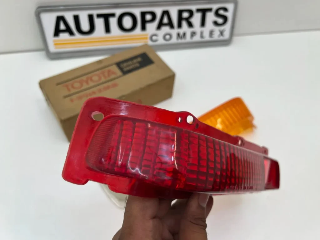 Corona 1971 RT80 rt81 Mark i OEM used tail light lenses 2 piece (7)