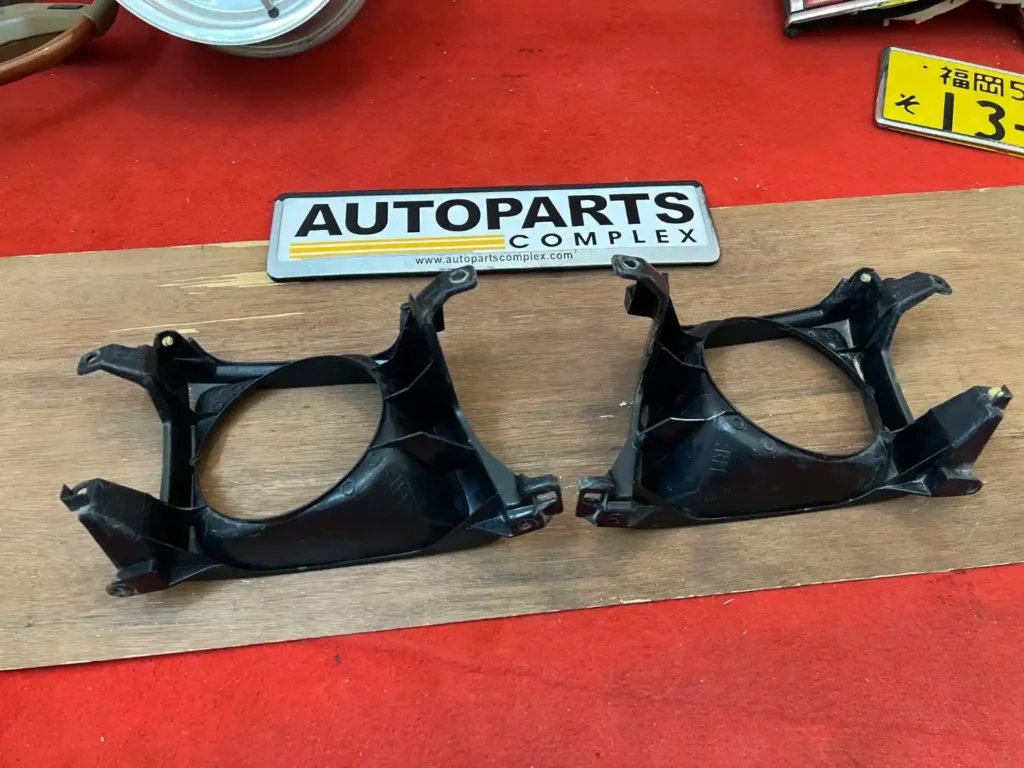 For Toyota Land Cruiser Prado LC90 FJ95 LJ95 Headlight bezels L+R OEM used (8)