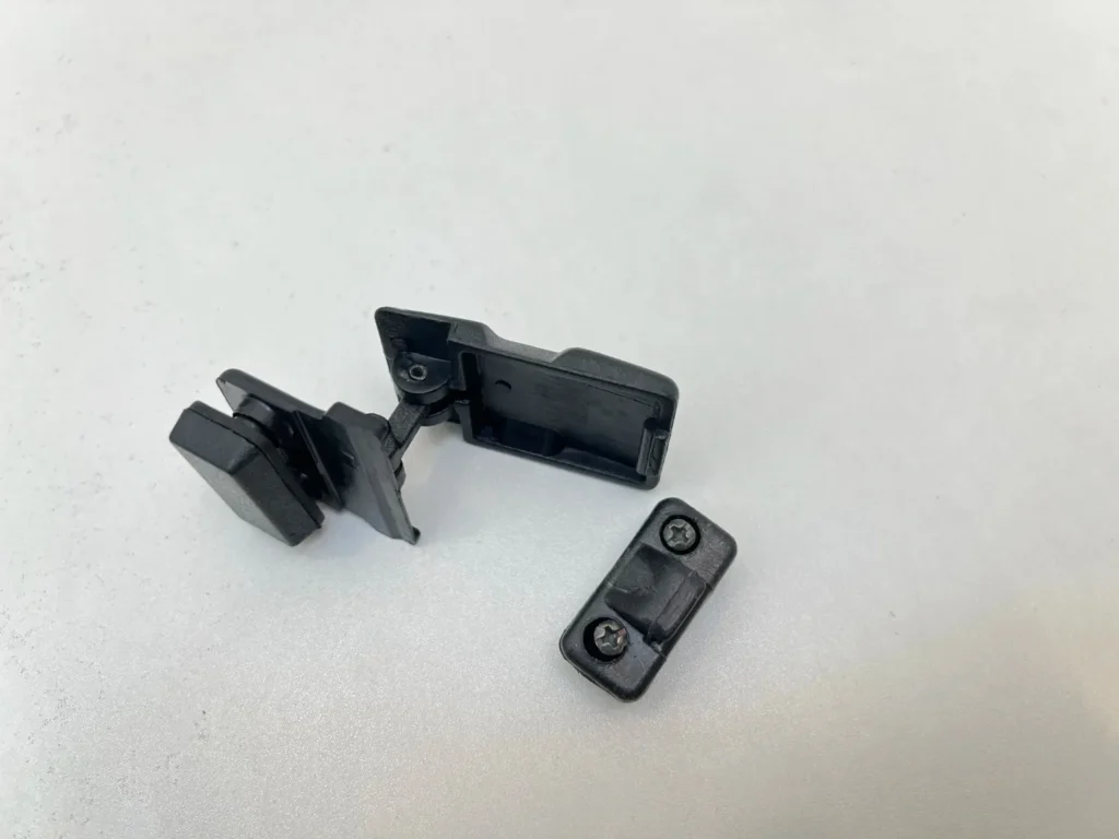 Hilux 1979 - 1983 rear window latch (3)