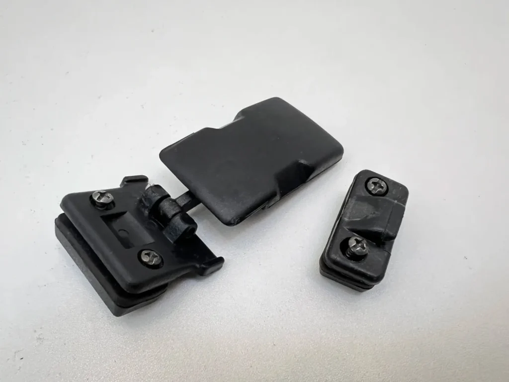 Hilux 1979 - 1983 rear window latch (5)