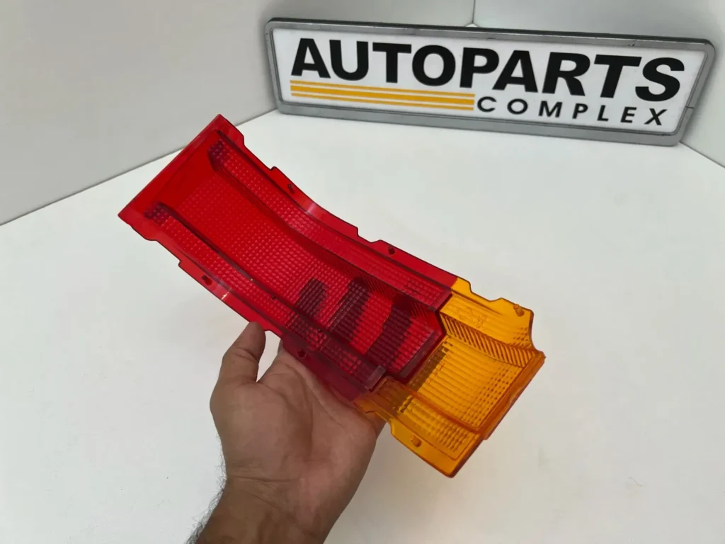 Toyota Carina Ta10 ta12 taillight lens 14-26L (1)