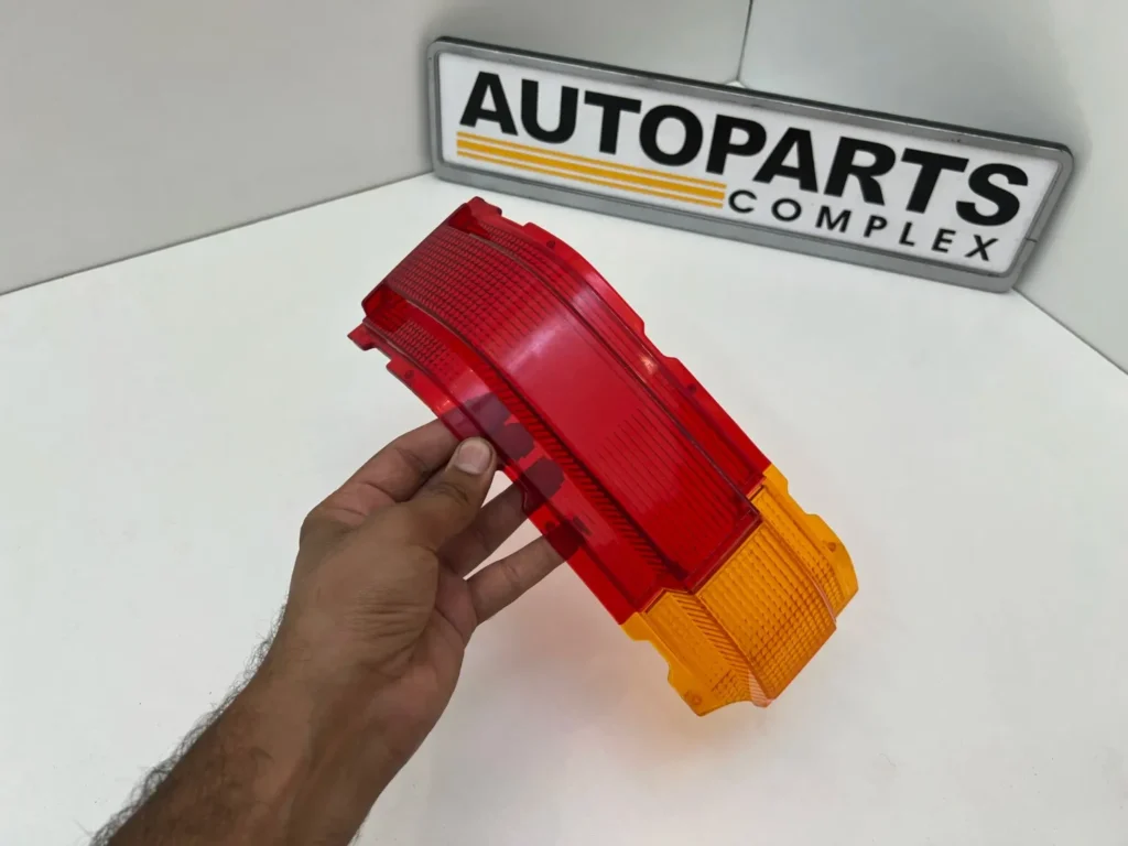 Toyota Carina Ta10 ta12 taillight lens 14-26L (2)
