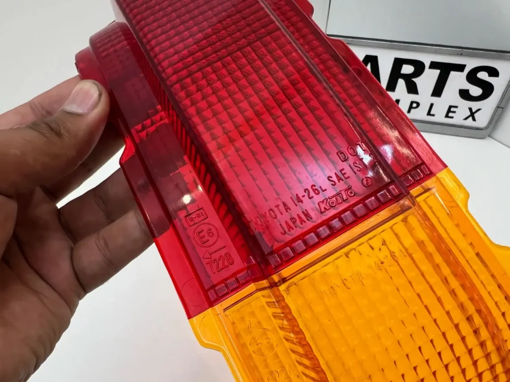 Toyota Carina Ta10 ta12 taillight lens 14-26L (5)