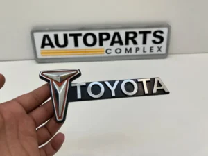 Toyota Hilux 1979 1980 RN30 RN40 RN36 grille badge OEM used (2)