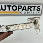 Toyota Hilux 1979 1980 grille badge new aftermarket (1)