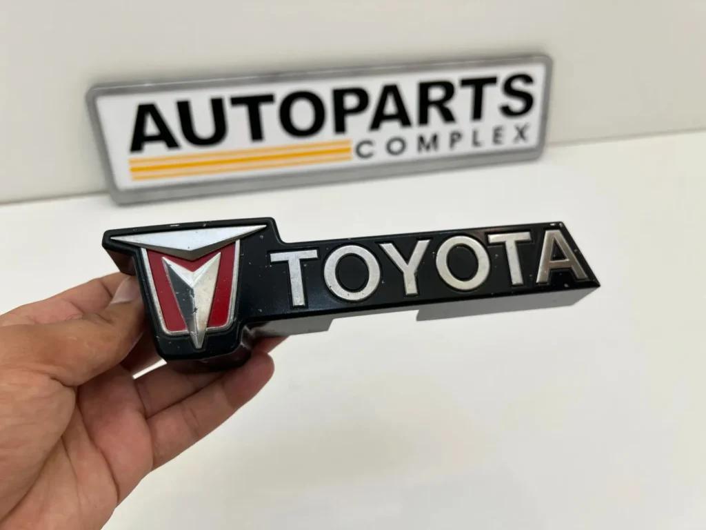 Toyota Pickup Hilux 4wd 1981 1982 1983 Grille Toyota Badge (3)