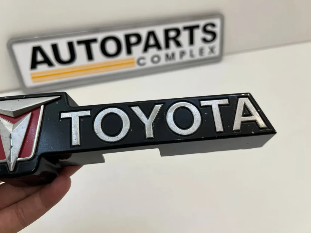 Toyota Pickup Hilux 4wd 1981 1982 1983 Grille Toyota Badge (5)
