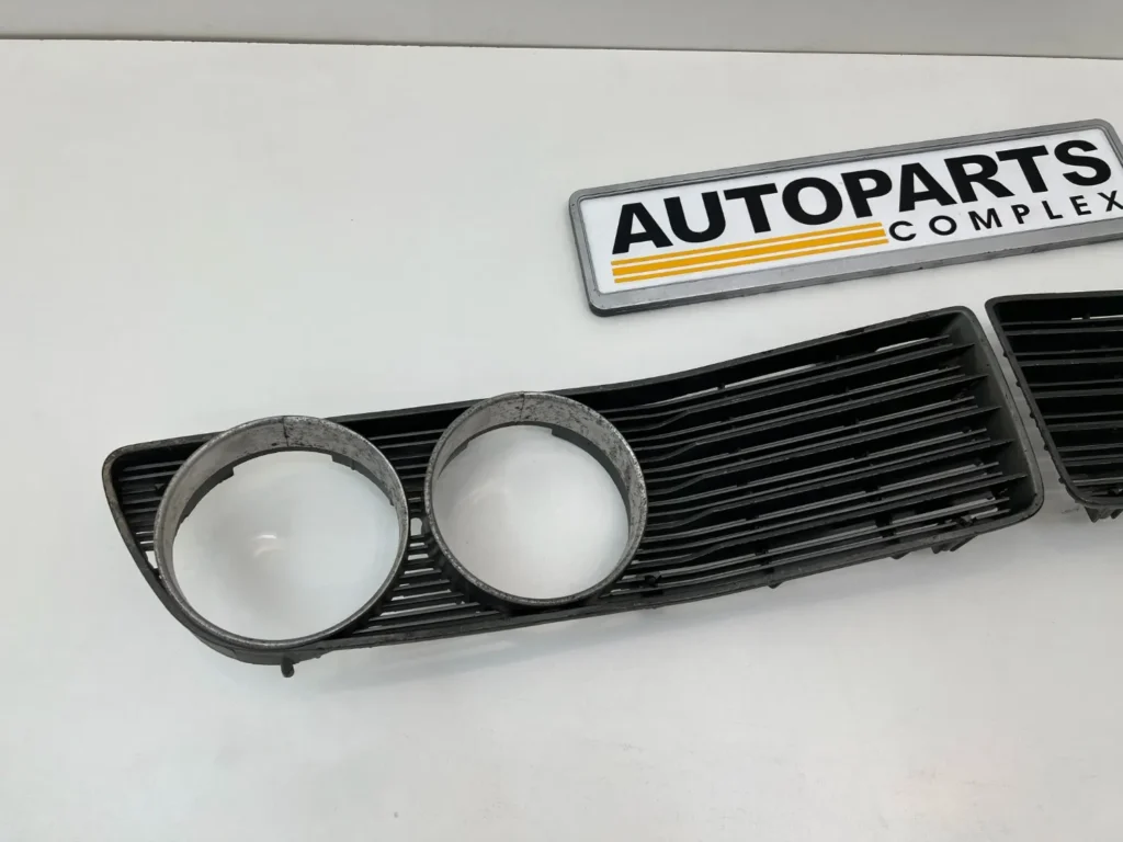 Toyota corona Mark ii 1973 1974 1975 1976 rx12 mx22 rx10 rx20 OEM used grille set (2)