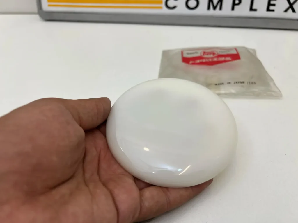 Toyota corona RT40 Dome lamp lens NOS OEM (2)