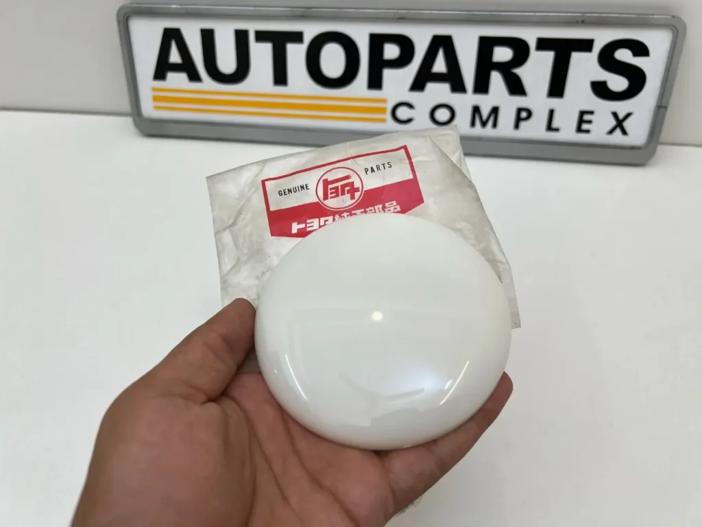 Toyota corona RT40 Dome lamp lens NOS OEM (3)