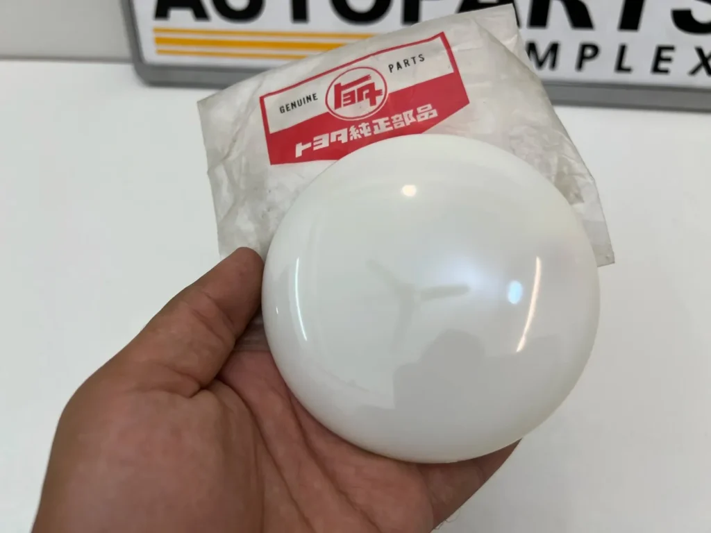 Toyota corona RT40 Dome lamp lens NOS OEM (4)