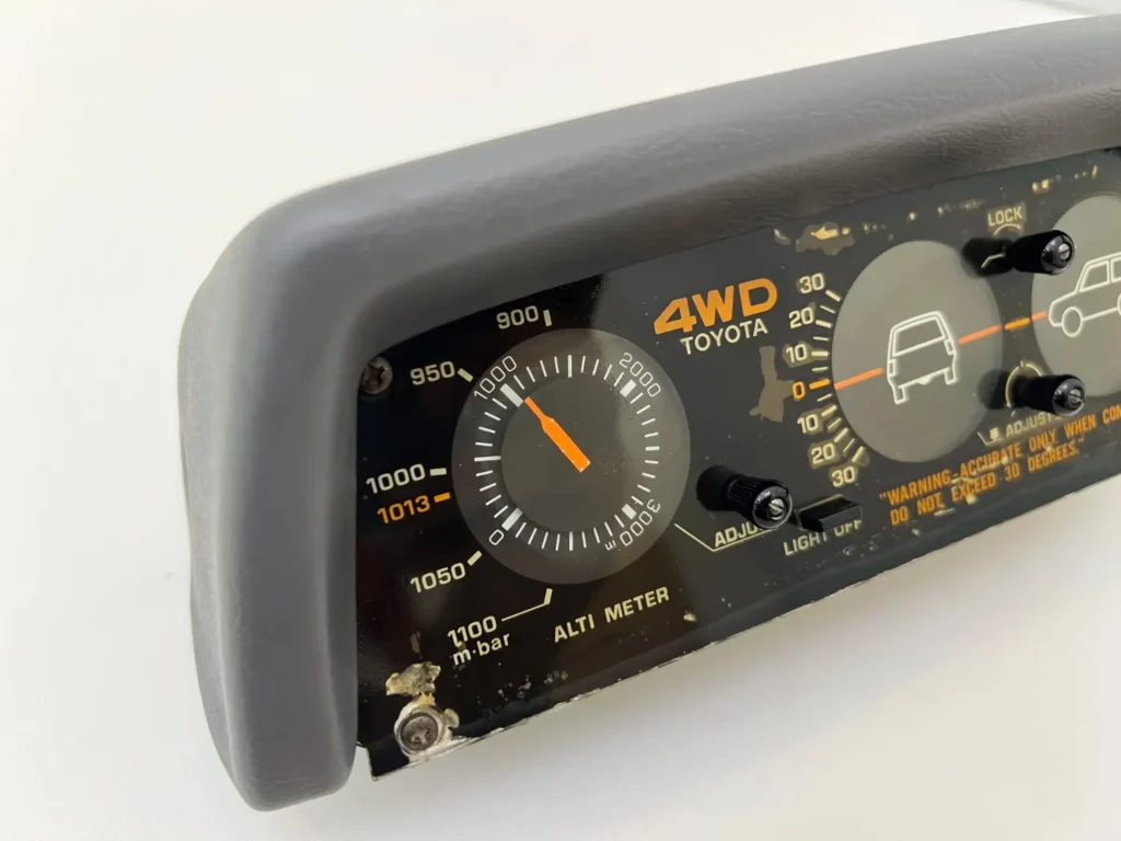 1st gen 4Runner hilux 1984 - 1988 inclinometer Altimeter (grey) (3)