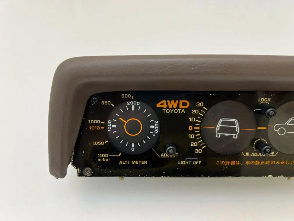 1st gen 4runner hilux inclinometer Altimeter OEM (brown) (4)