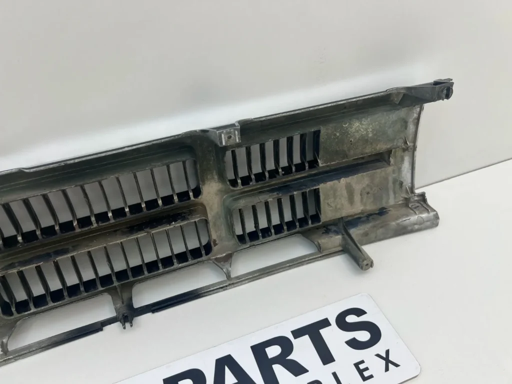1st gen 4runner hilux pickup 1984 - 1988 JDM grille 910 condition (1)