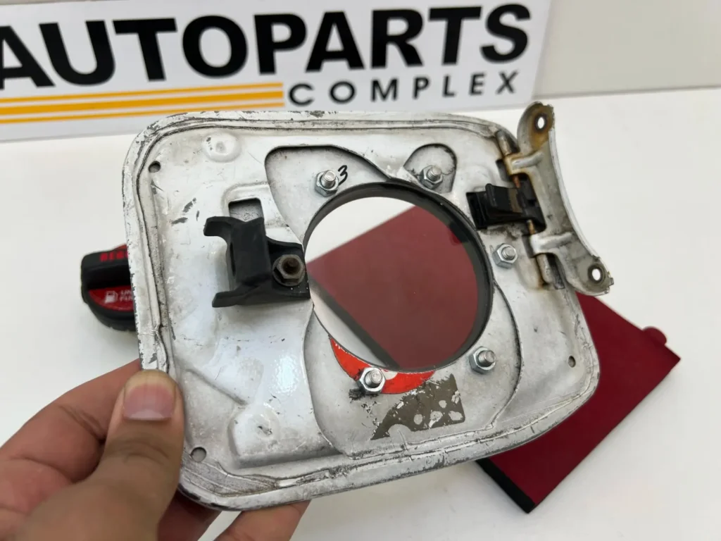 Ae101 Ae100 Corolla JDM style modified fuel filler door and TRD cap (1)