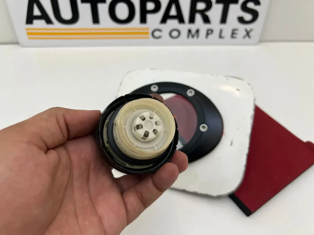 Ae101 Ae100 Corolla JDM style modified fuel filler door and TRD cap (6)