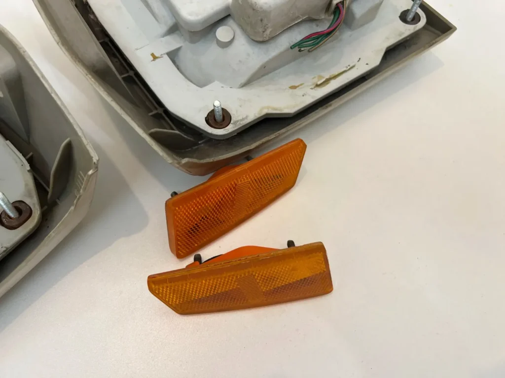 Corolla 1971 1972 Tail lights set (1)