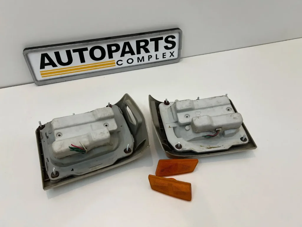 Corolla 1971 1972 Tail lights set (9)