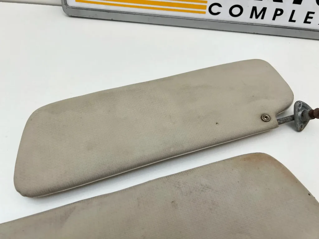Corolla 1971 - 1974 KE20 ke25 ke26 OEM used sun visors (3)