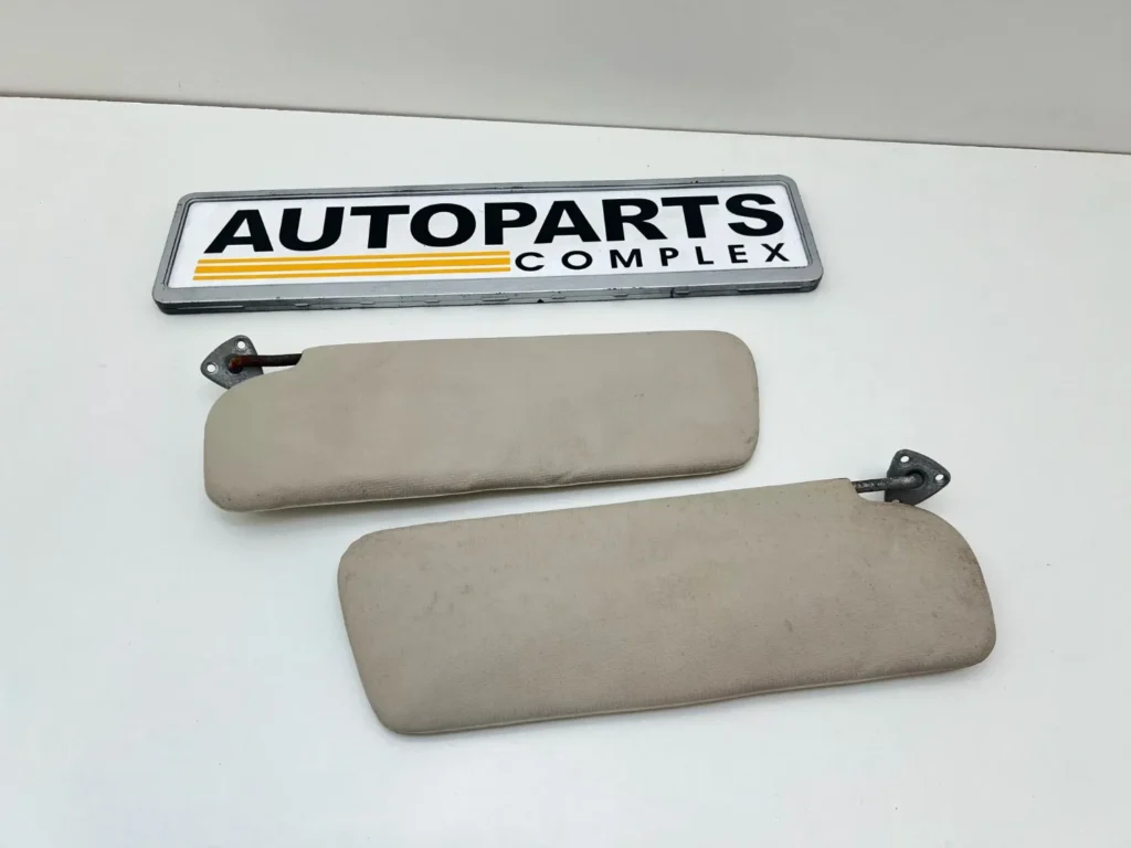 Corolla 1971 - 1974 KE20 ke25 ke26 OEM used sun visors (7)