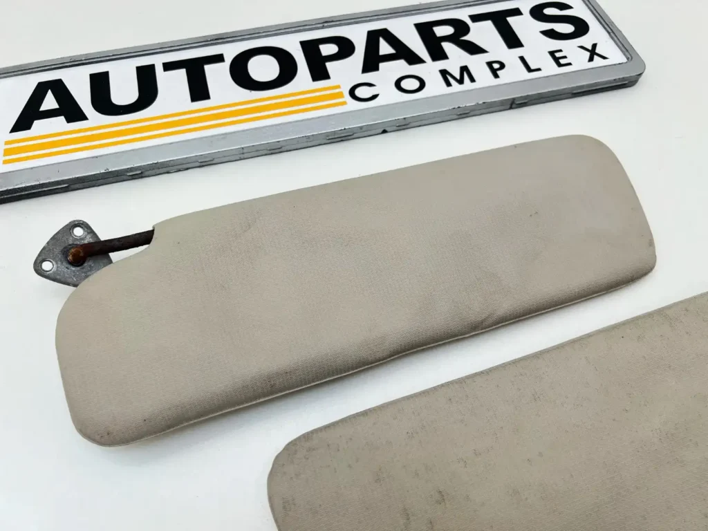 Corolla 1971 - 1974 KE20 ke25 ke26 OEM used sun visors (8)