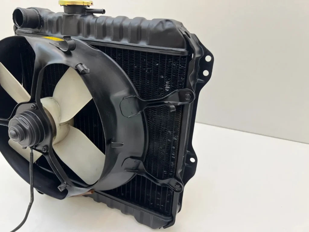 Corolla 1980 - 1983 4k-U 4k-II GLSE radiator with fan (13)
