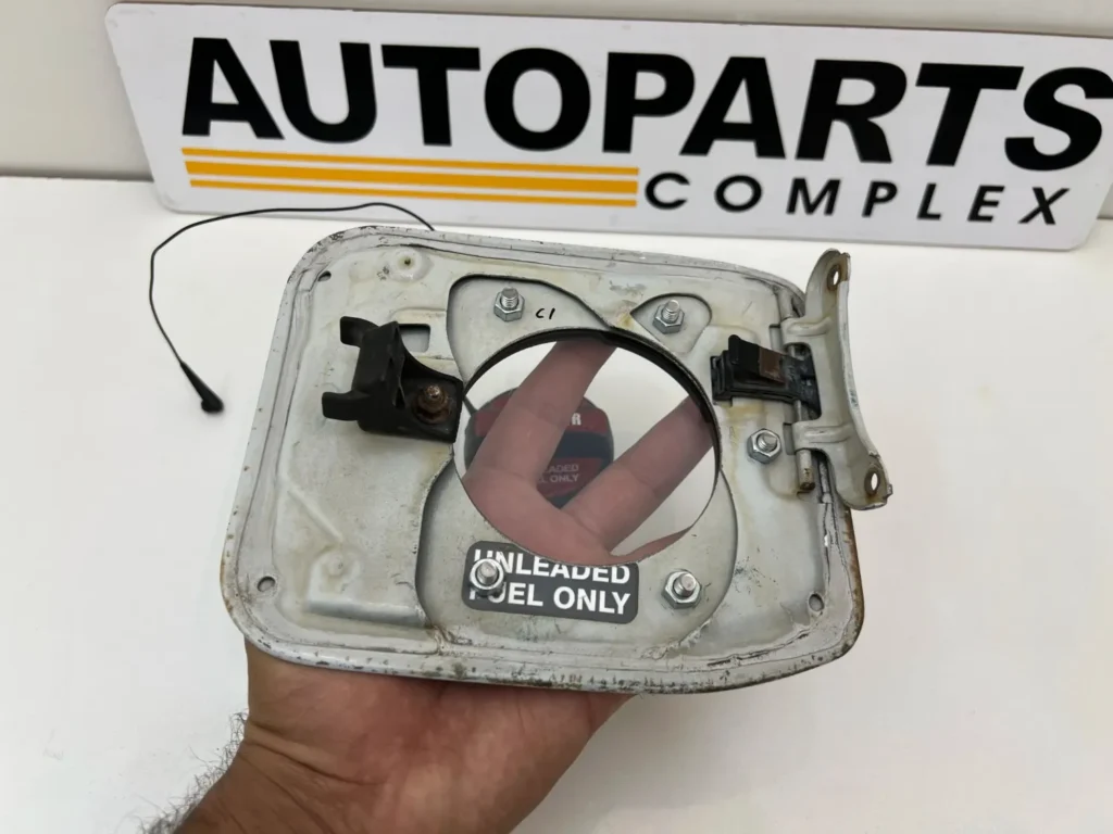 Corolla AE101 AE100 JDM style modified fuel filler door and TRD cap (8)